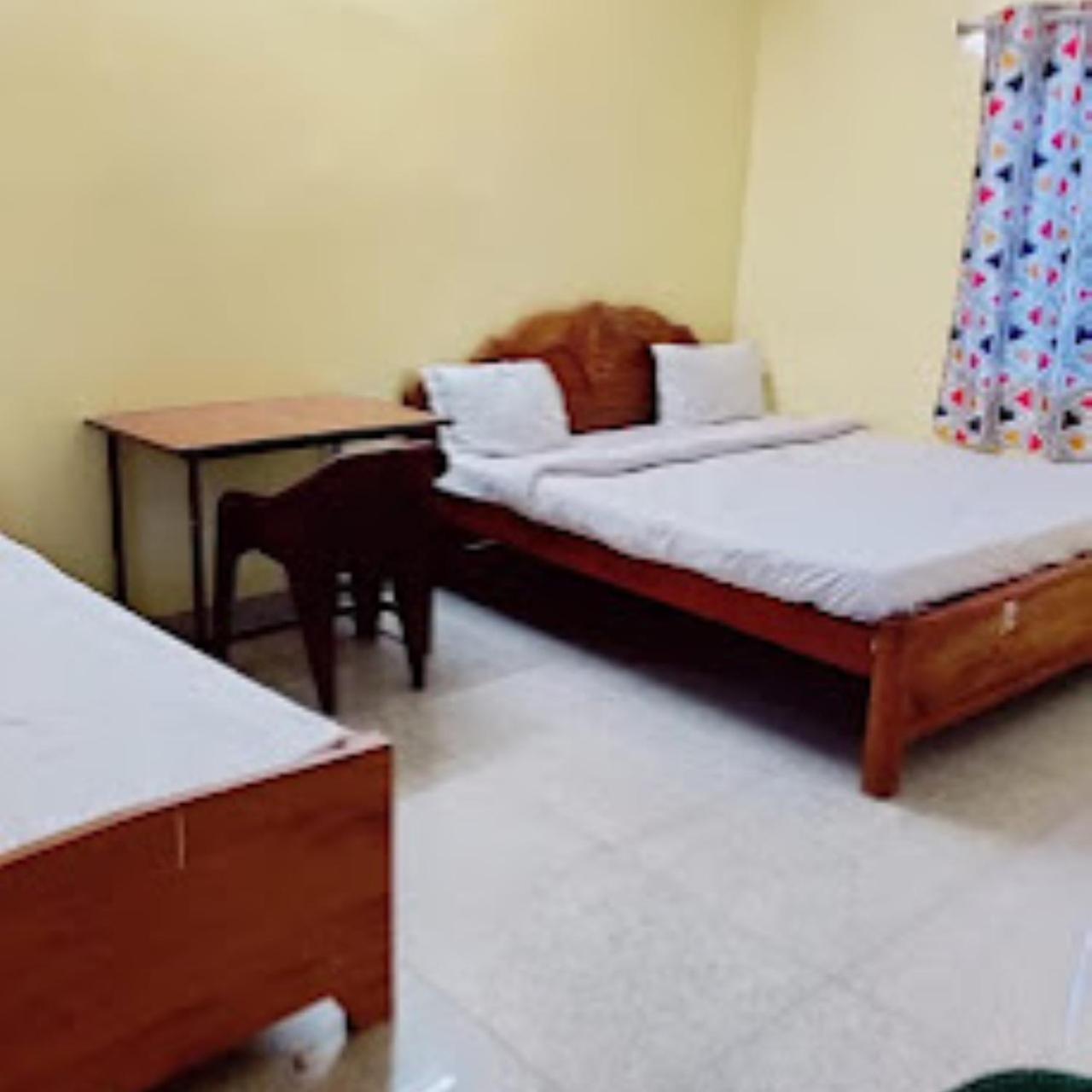 Hotel Aiims Nagar Rest House 5*